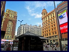 Plaza del Callao, Gran Via 02